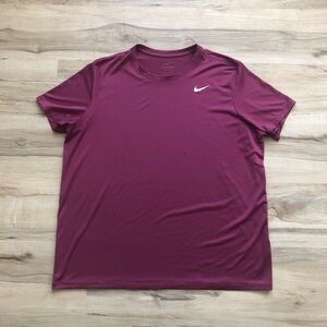 Nike Men's Burgundy Short Sleeve Tee